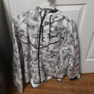 Nike dri fit tech fleece snow camo hoodie